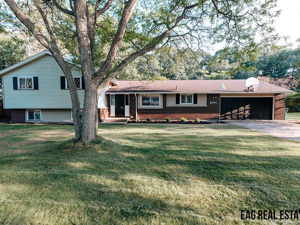 1st image of 2071 Easthill Dr