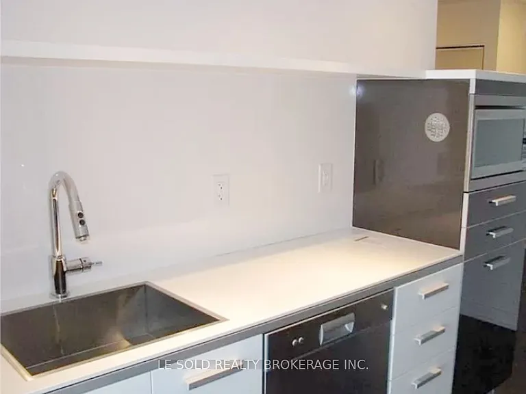 38 Dan Leckie Way #1205 — Photo 13