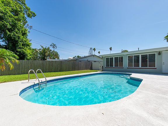 5th image of 5600 Bayou Grande Blvd NE