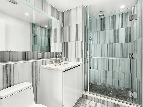 5th image of 50 Franklin St APT 4D