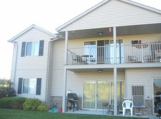 931 Spring Ct, West Bend, WI 53095