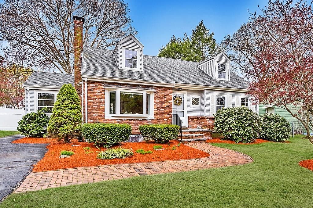 9 Russell St, Canton, MA 02021 | Zillow