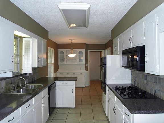 4th image of 13614 Knollwood Dr