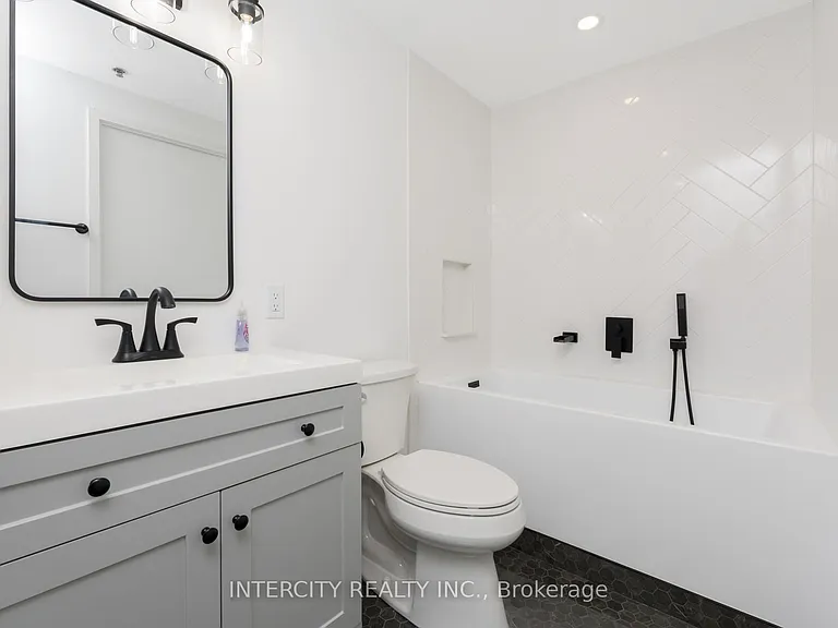 21 Nelson St #LPH32 — Photo 25