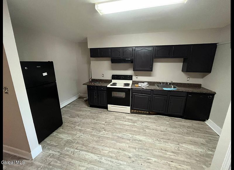2nd image of 1098-1100 Broadway