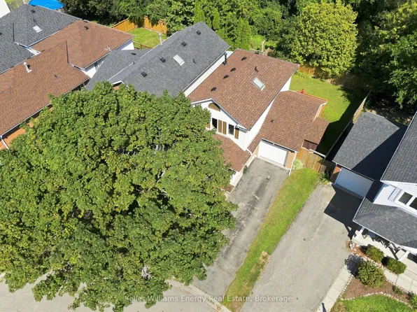 36 Longwood Ct, Clarington, ON L1E 1R7