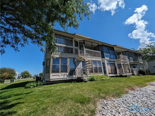 6342 N Harris Harbor Dr, Oak Harbor, OH 43449