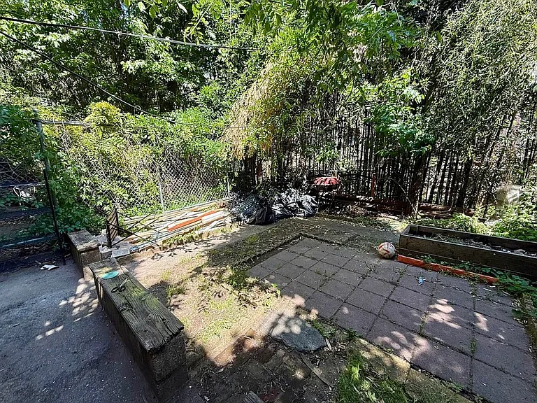 864 Hart St #1R — Photo 6