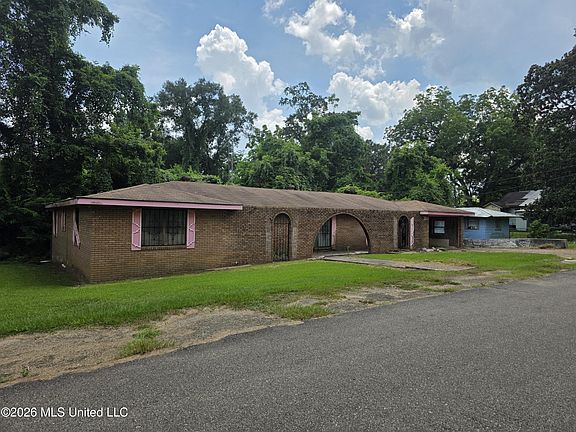 2nd image of 318 Denwiddie Ave