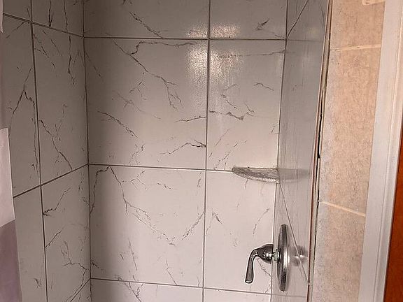 5th image of 4700 Schwinn Dr #2