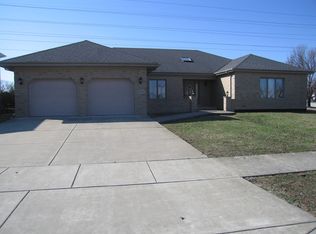 10701 Ridgewood Dr, Palos Park, IL 60464