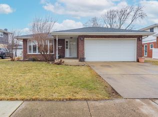 10908 S Kilbourn Ave, Oak Lawn, IL