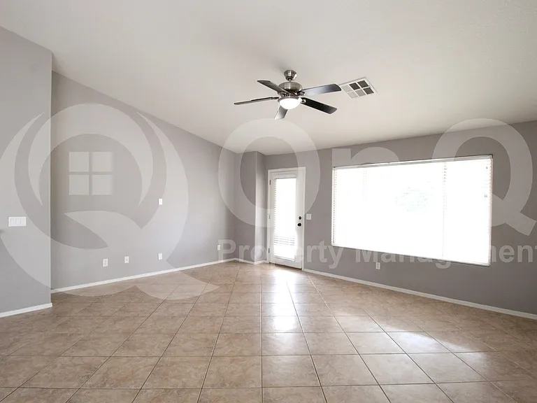 1139 E Morgan Ct — Photo 13