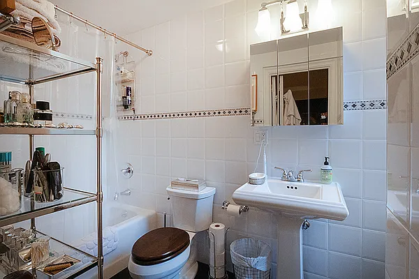 Rented by Rita S Citrin, LREB | media 25