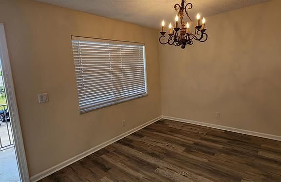 5th image of 3111 Gardens East Dr APT 31