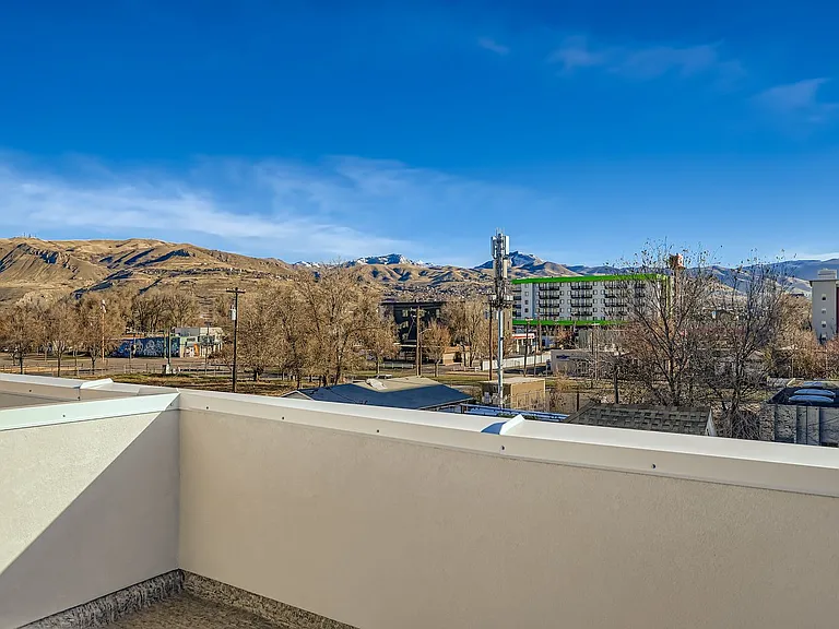 Cadre Townhomes — Photo 8