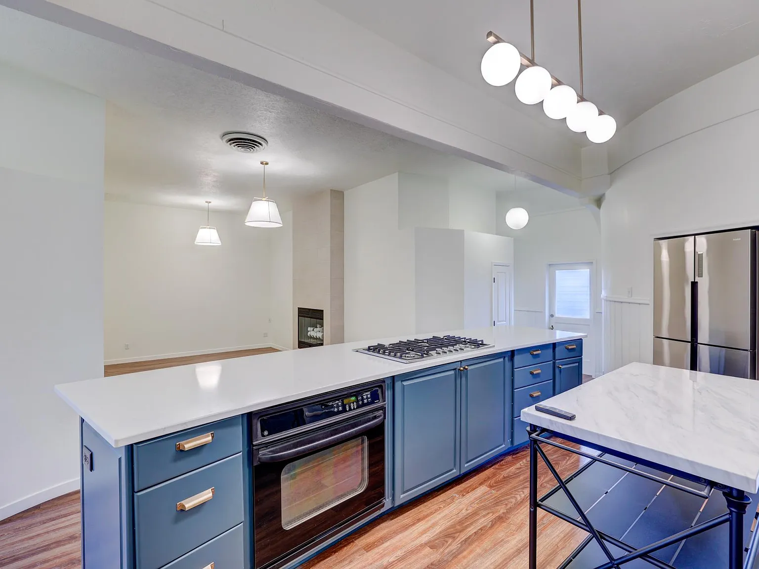 2761 W Bella St — Photo 1