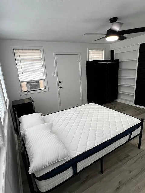 4 bed, 2.0 bath, 2049 sqft, $819 — Photo 3