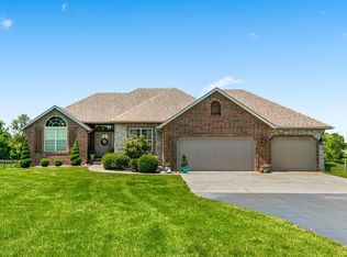 1211 S Hickory Ln, Nixa, MO 65714