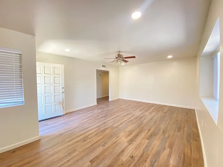441 1/2 Sequoia Dr — Photo 8