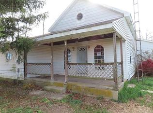 3611 E Randolph County Line, Lynn, IN 47355