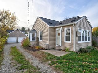 6571 River Rd, Flushing, MI 48433