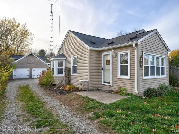 6571 River Rd, Flushing, MI 48433