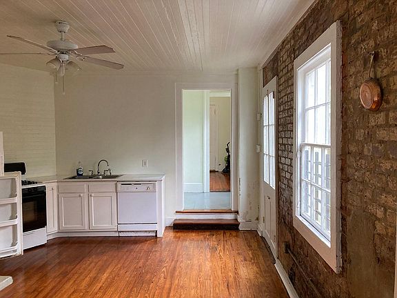2nd image of 726 Philip St #B
