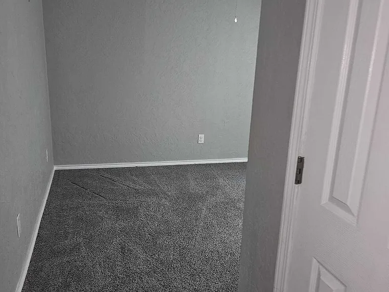 816 NW Arlington Ave — Photo 2
