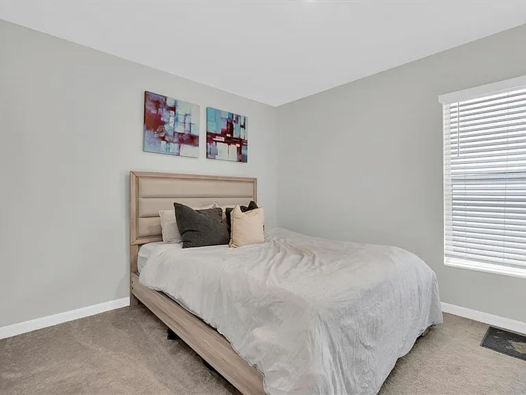 10155 Gentle Rain Dr — Photo 18