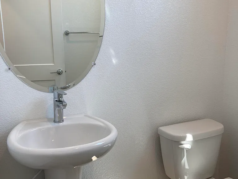 1/2 Bath