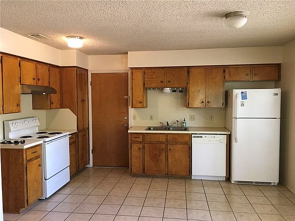 2nd image of 105 N Kanaio Dr APT A