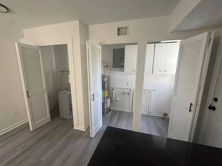 23307 Williams Ave — Photo 4