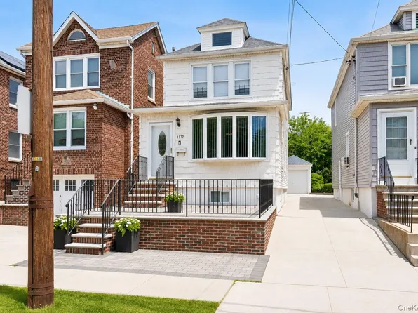 1372 Hollywood Avenue, Bronx, NY 10461
