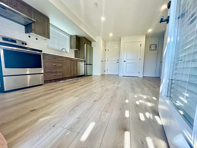 1100X Harris Dr #BASEMENT — Photo 3