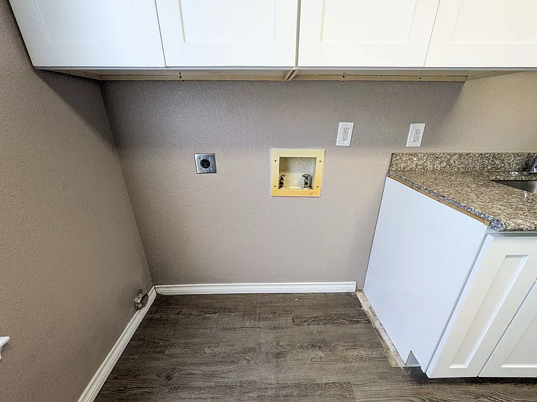 Laurel Square Townhomes — Photo 6