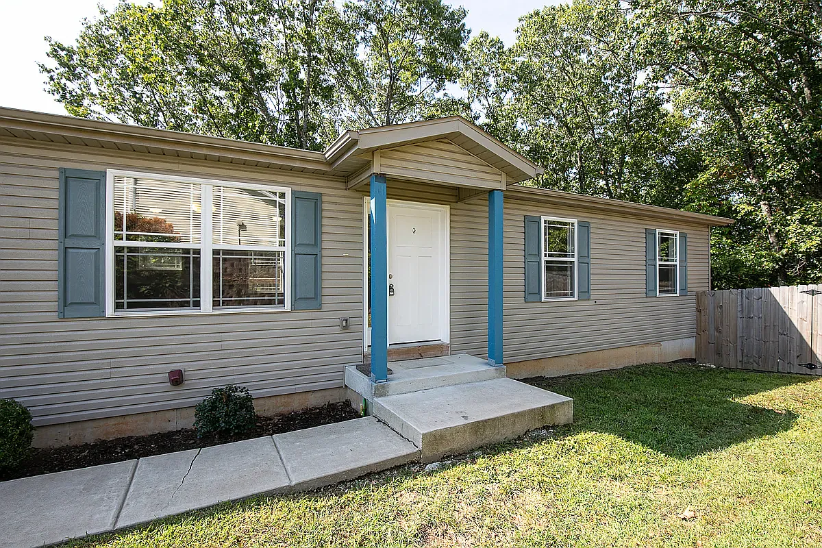 4 bed, 2.5 bath, 1547 sqft, $2,190 — Photo 2