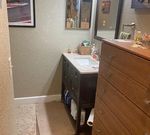 2nd image of 3335 Hawthorne Ln