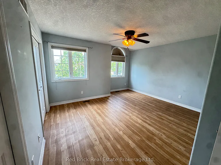 77 Summit Ridge Dr #UPPER — Photo 10
