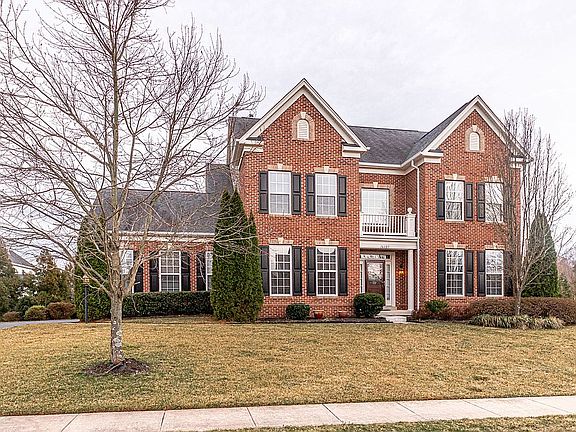2nd image of 16127 Hinman Pl