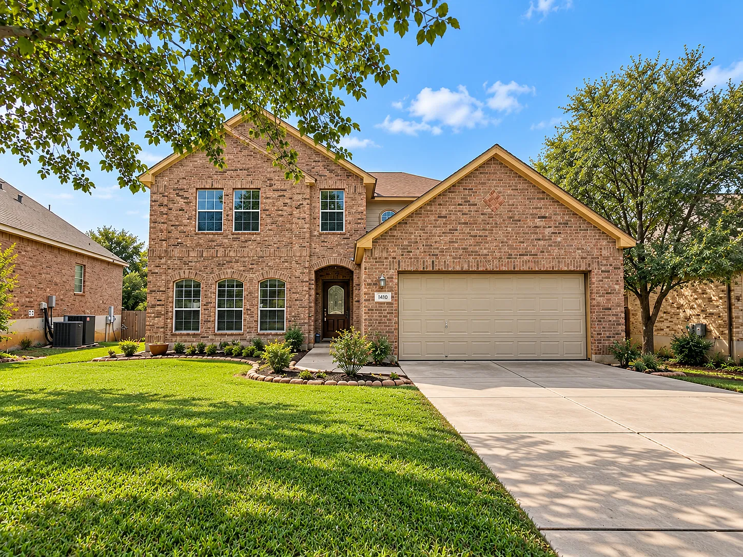 5 bed, 3851 sqft, $3,650 — Photo 1