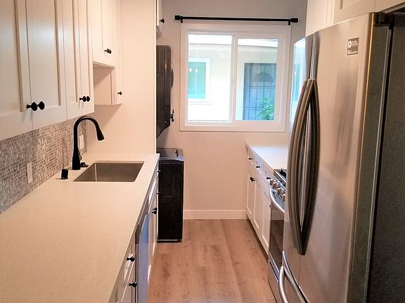 2nd image of 1462 S Shenandoah St APT 6