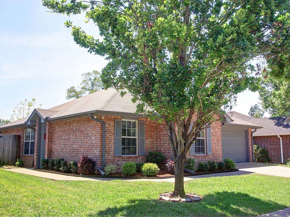 1st image of 321 Willowbrook Ln