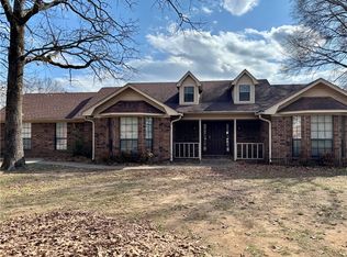 2305 Meadowlake Rd, Conway, AR 72032
