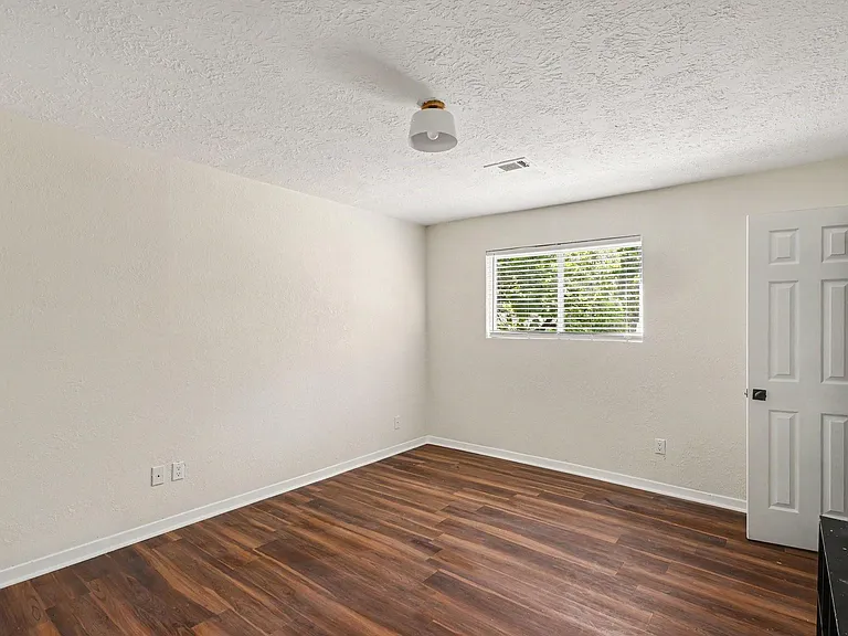 2430 Summer Spring Dr — Photo 15