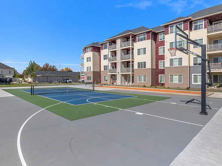 Village East Apartments & Townhomes — Photo 29