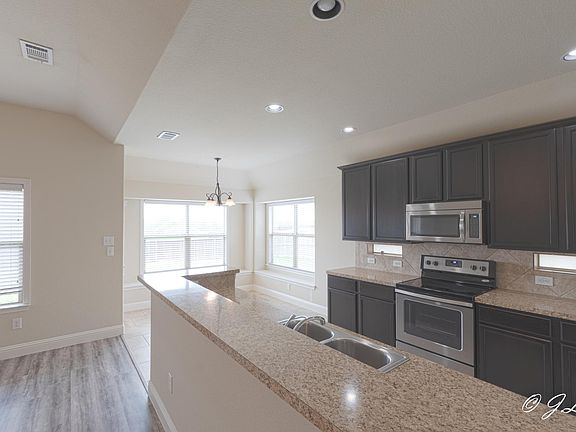Breakfast bar in kitchen