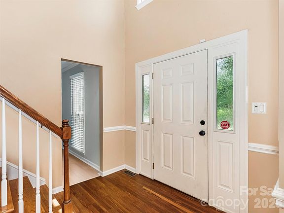 3rd image of 14437 Raynham Dr