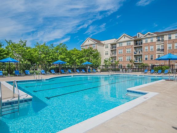 Dive into relaxation! Our sparkling pool offers a refreshing oasis for endless summer vibes and fun-filled days.