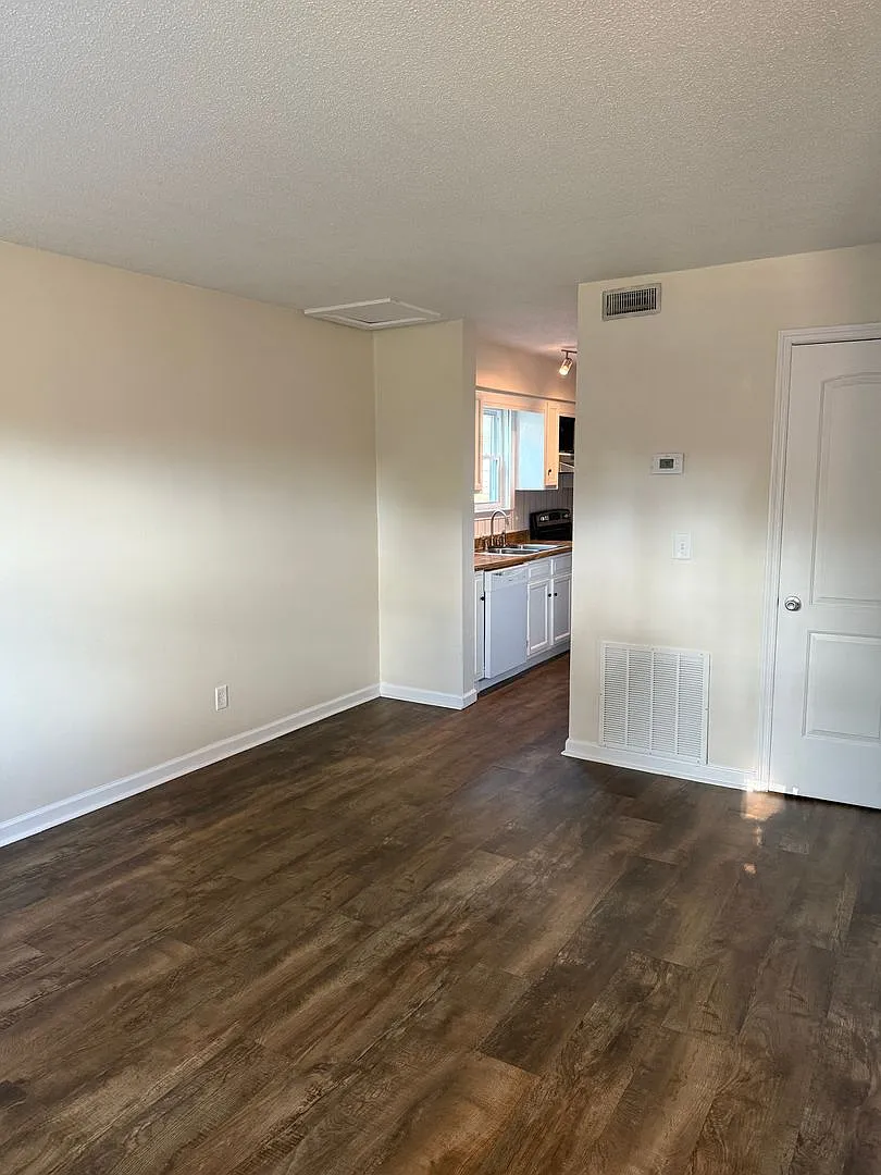 East Ridge Townhome — Photo 2
